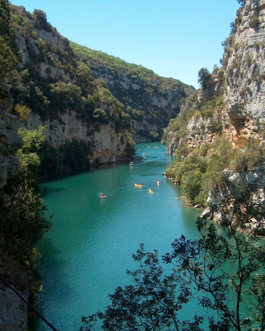 Les Basses Gorges du Verdon. Celles-ci sont moins 
impressionnantes, plus douces que le grand canyon.